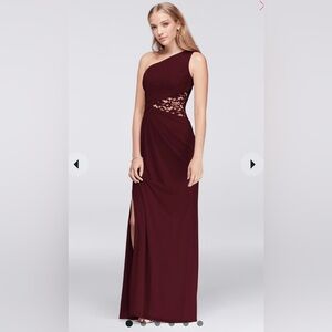 David’s Bridal bridesmaid dress F19419 in Wine. Size 6.